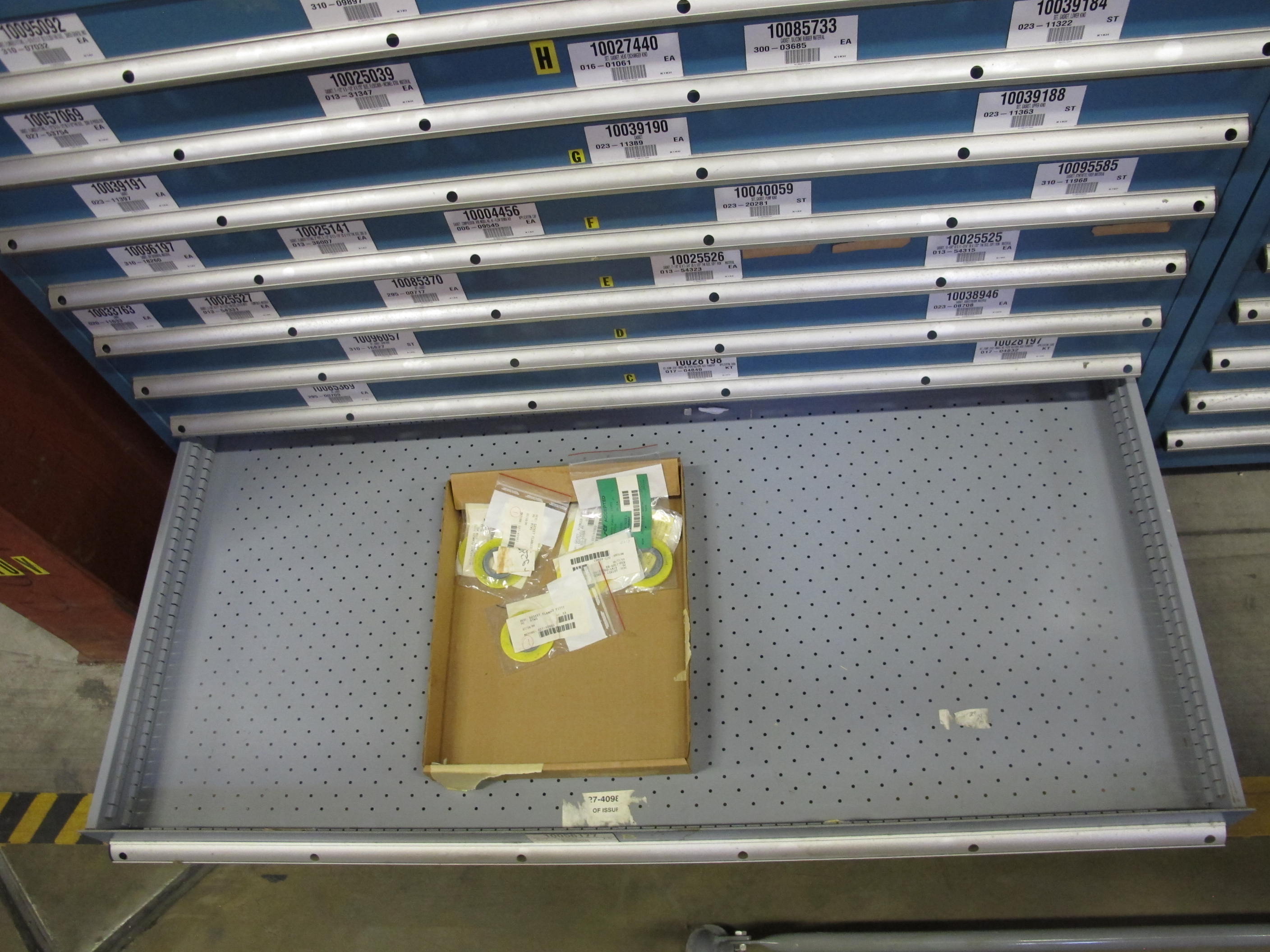 LISTA HEAVY DUTY 9-DRAWER PARTS CABINET W/ CONTENTS (W-50) LOADING & HANDLING FEE $25-